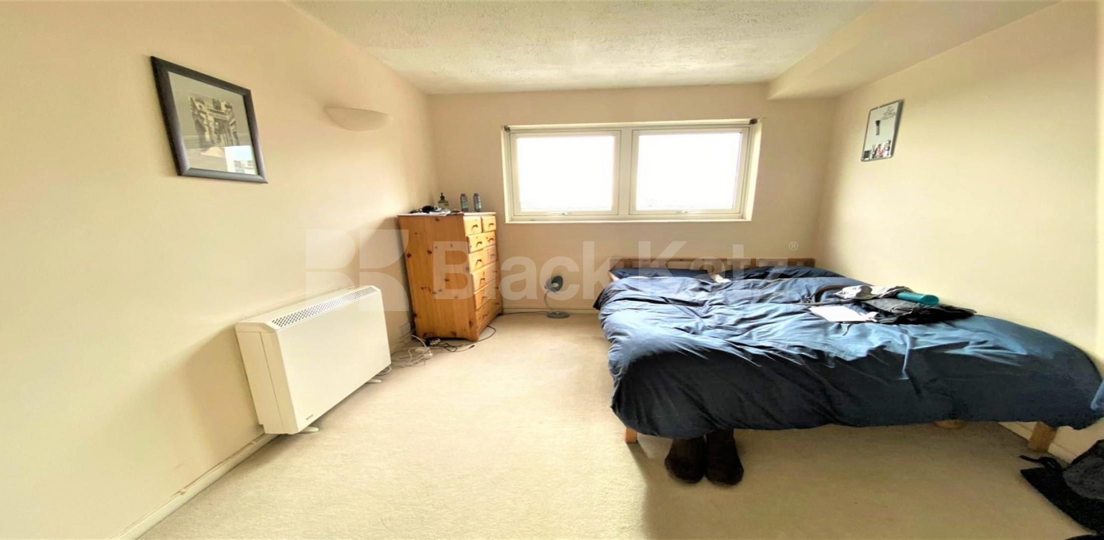 			VIRTUAL TOUR AVAILABLE!, 2 Bedroom, 1 bath, 1 reception Flat			 Seven Sisters Road, Park House, FINSBURY PARK